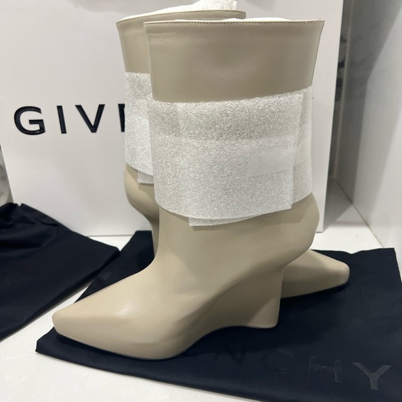 Givenchy G Lock Wedge Ankle Boot Natural Beige Leather 38.5 - Picture 3 of 8